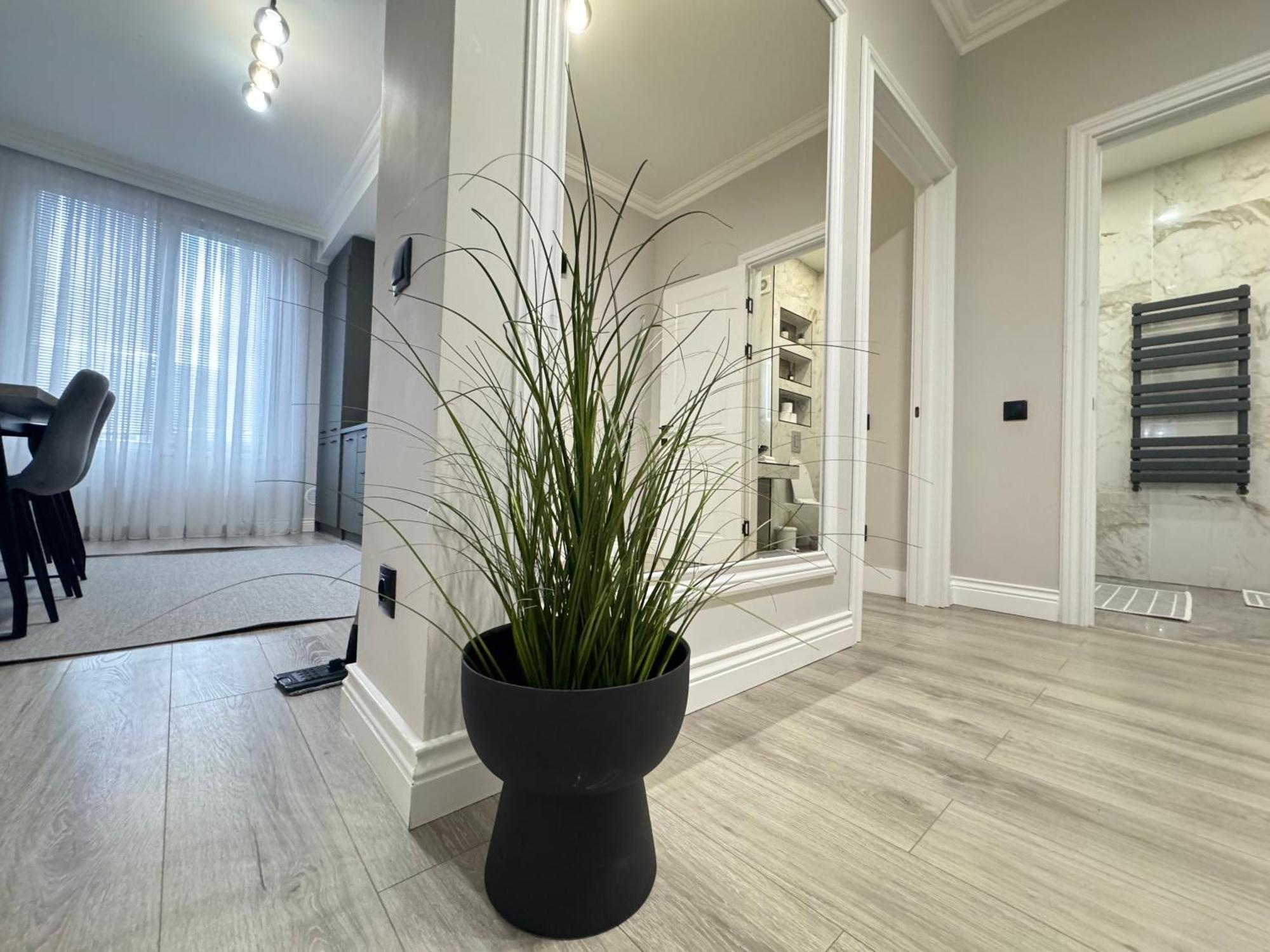 Two Bedroom Apartment In The Center, With Parking, Address Avram Iancu 32 Κισινάου Εξωτερικό φωτογραφία