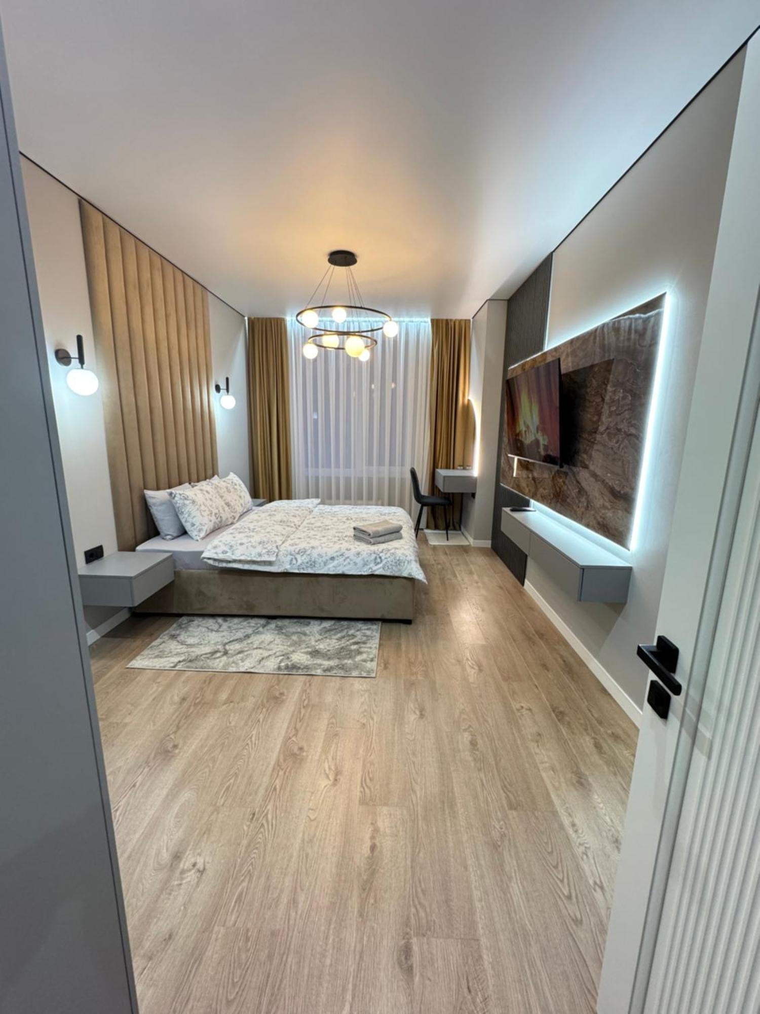 Two Bedroom Apartment In The Center, With Parking, Address Avram Iancu 32 Κισινάου Εξωτερικό φωτογραφία