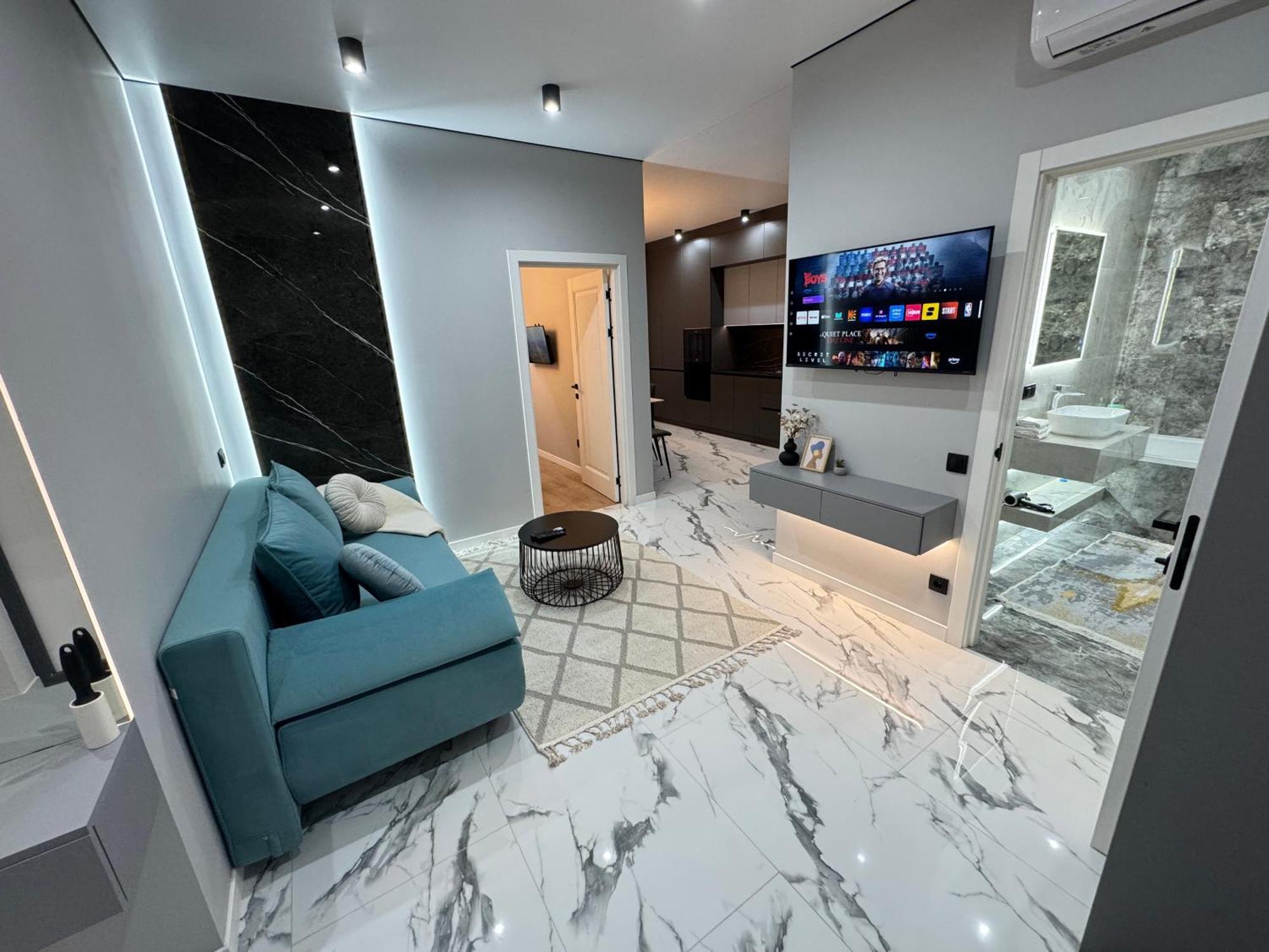 Two Bedroom Apartment In The Center, With Parking, Address Avram Iancu 32 Κισινάου Εξωτερικό φωτογραφία