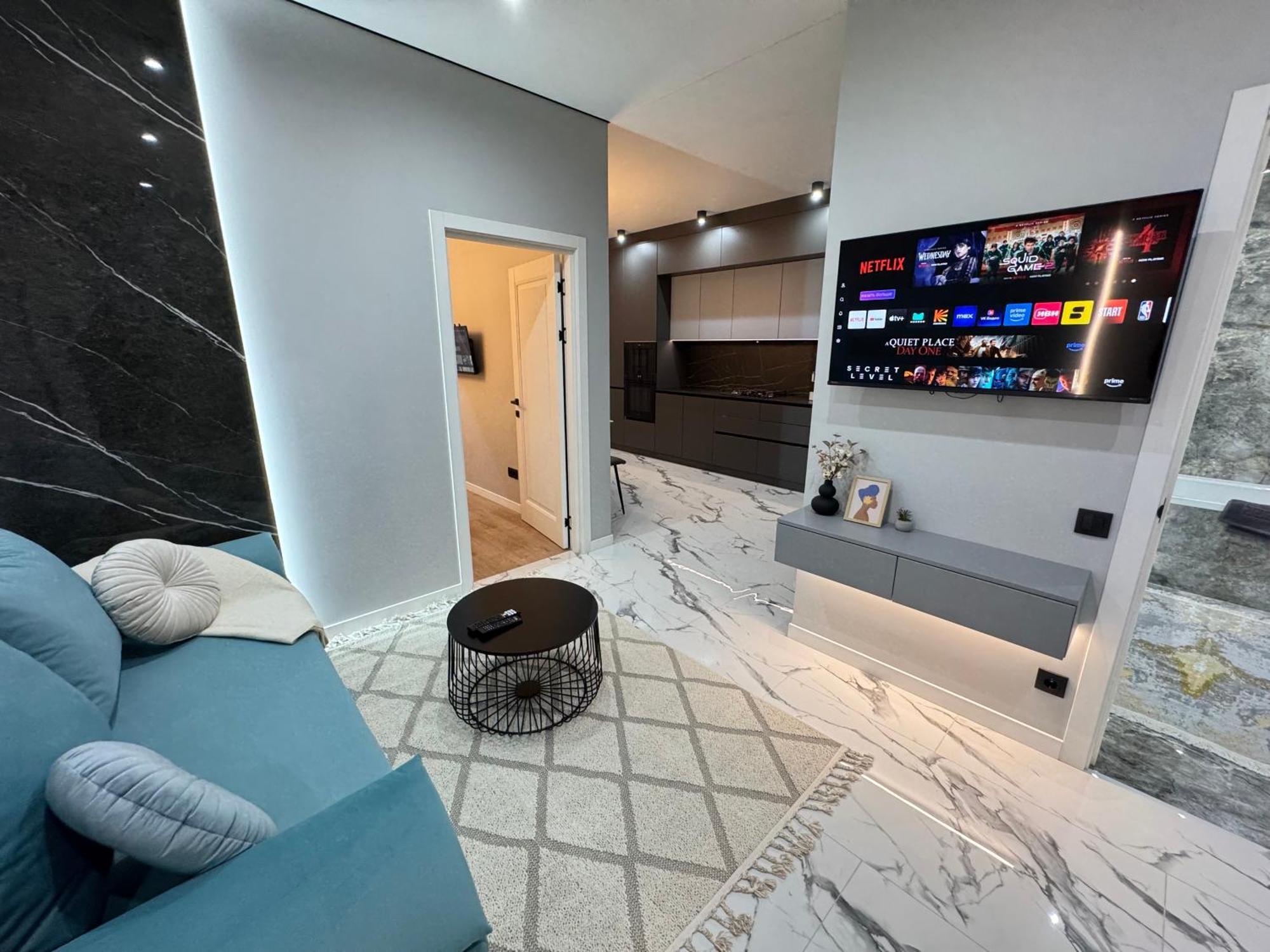 Two Bedroom Apartment In The Center, With Parking, Address Avram Iancu 32 Κισινάου Εξωτερικό φωτογραφία