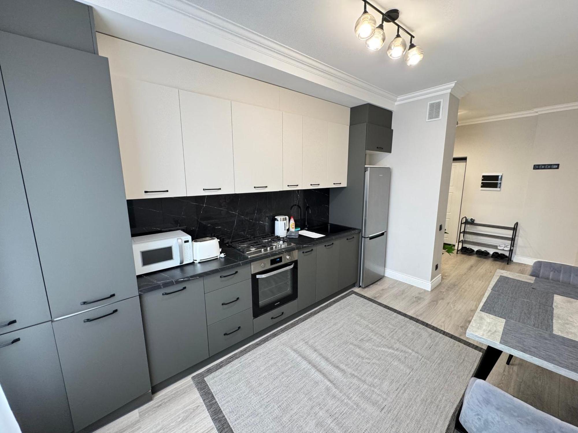 Two Bedroom Apartment In The Center, With Parking, Address Avram Iancu 32 Κισινάου Εξωτερικό φωτογραφία