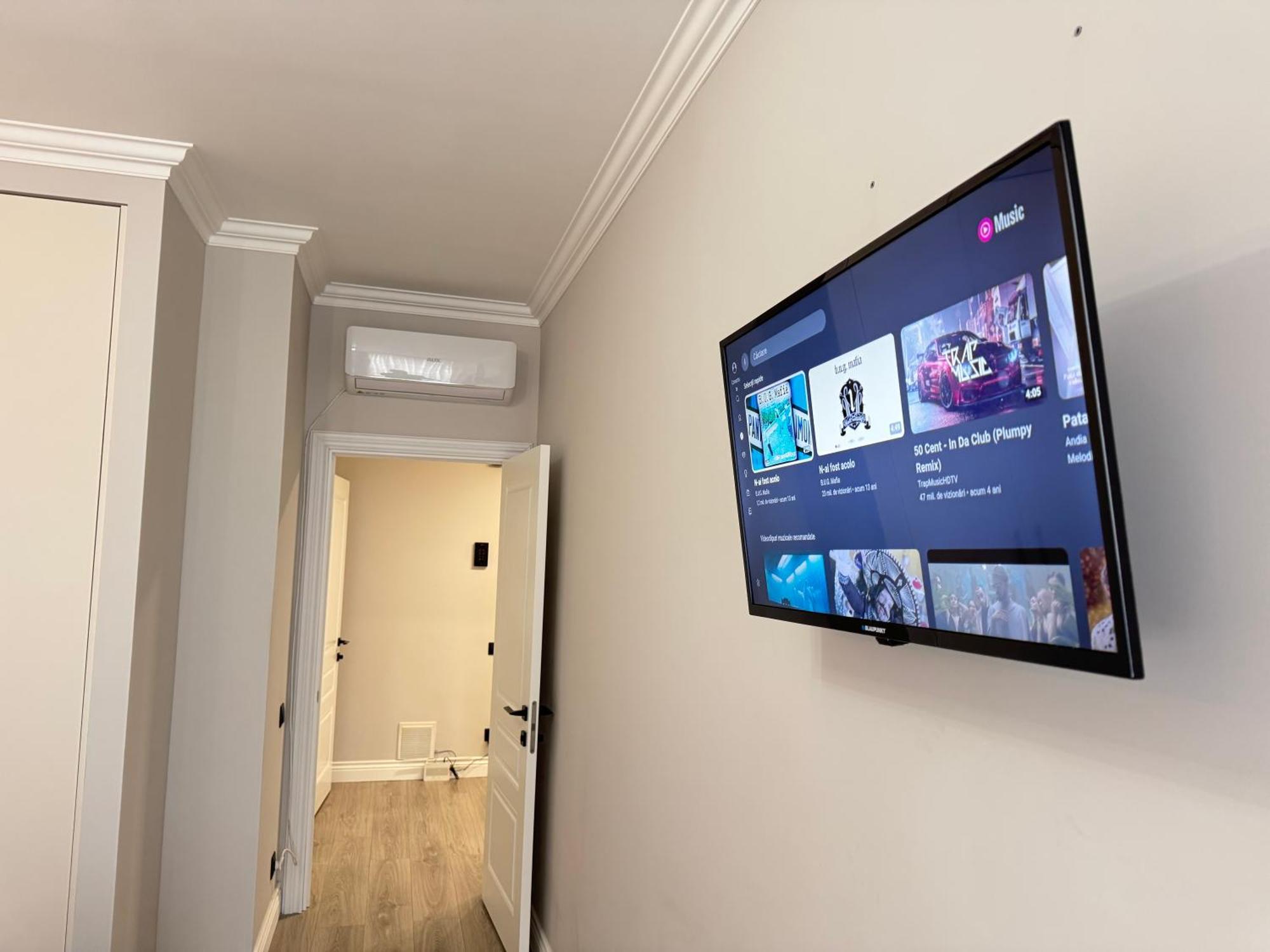 Two Bedroom Apartment In The Center, With Parking, Address Avram Iancu 32 Κισινάου Εξωτερικό φωτογραφία