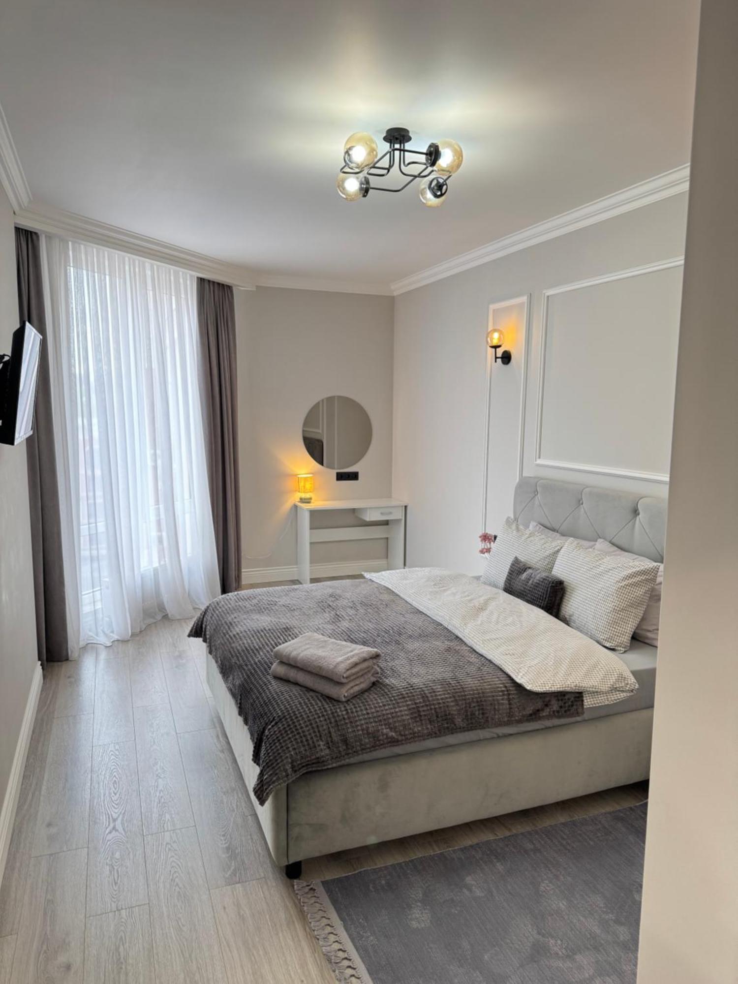 Two Bedroom Apartment In The Center, With Parking, Address Avram Iancu 32 Κισινάου Εξωτερικό φωτογραφία